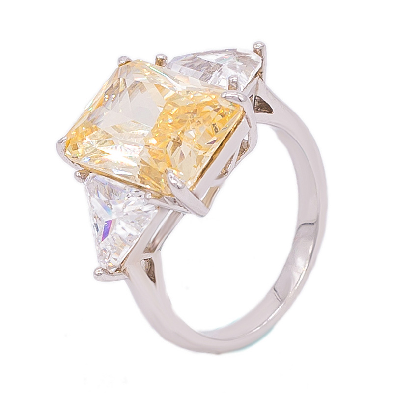 Diamond Yellow engagement ring