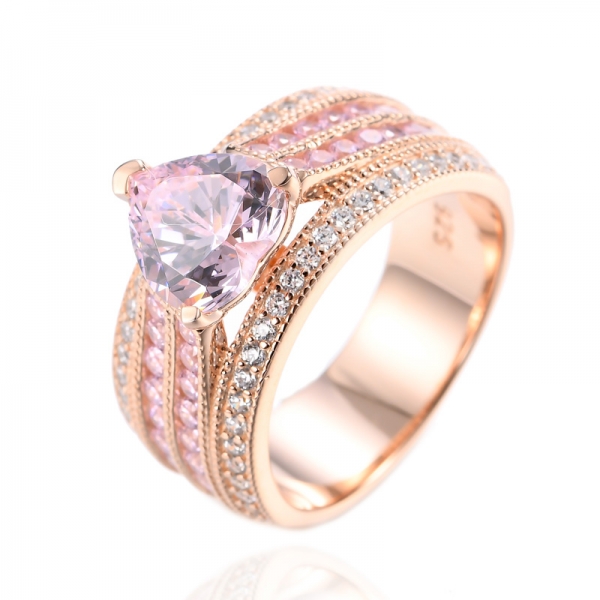 خاتم فضة مطلي بالذهب الوردي عيار 18 قيراطًا من الماس الوردي على شكل قلب
 