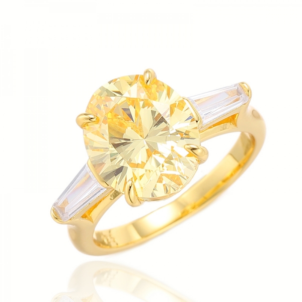 خاتم من الفضة الماسية ذات الشكل البيضاوي باللون الأصفر والأبيض المستدق من الزركون مع طلاء ذهبي 